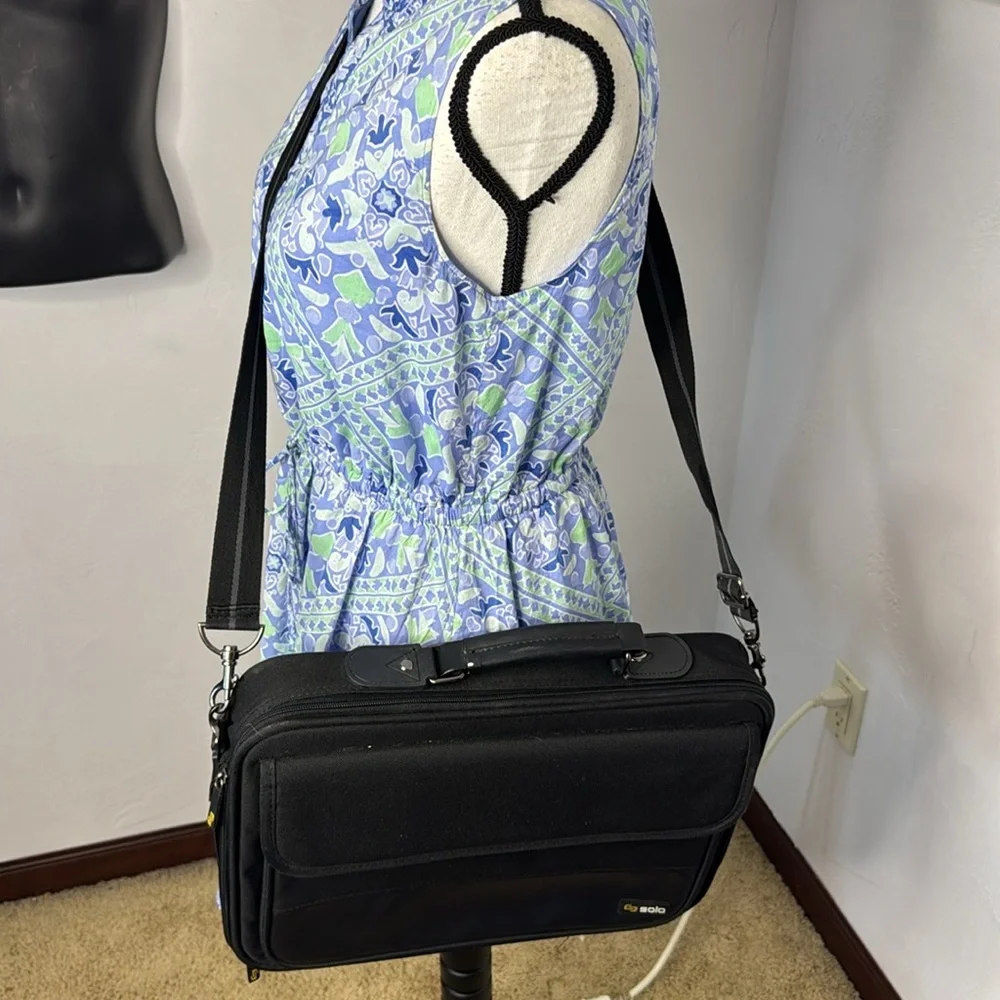Solo Black Leather Laptop Bag TOT7506B